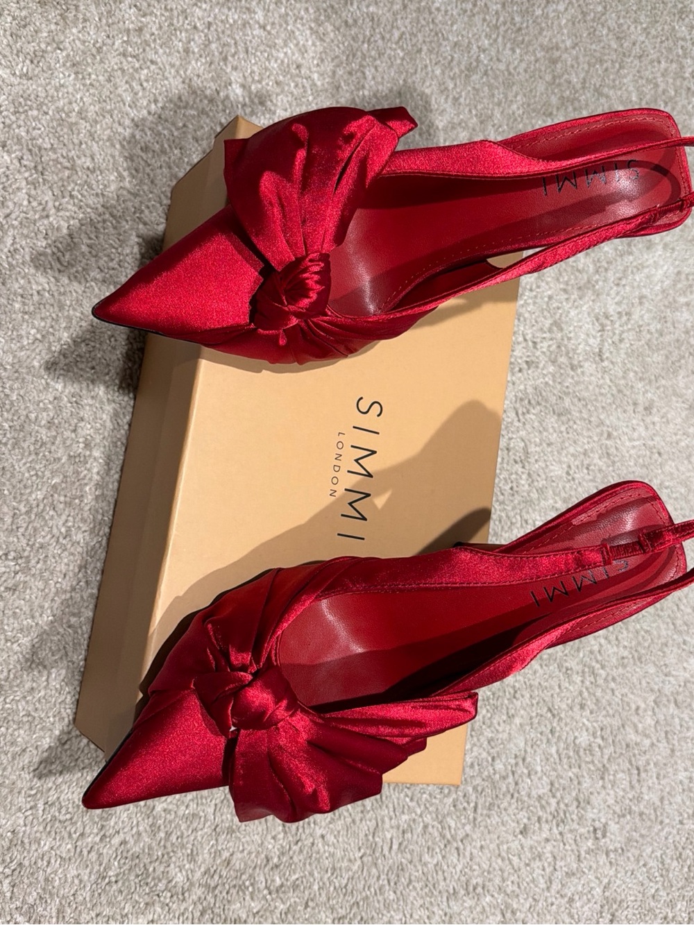 Elegant Red Satin Bow Slingback Stiletto Heels - Picture 2 of 7